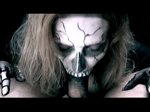 ❤️ Ragazza demonia chì succhia u cazzo cù a so bocca nera è ingoia cum. ❌ Porno anale à co.hentaisun.ru ﹏